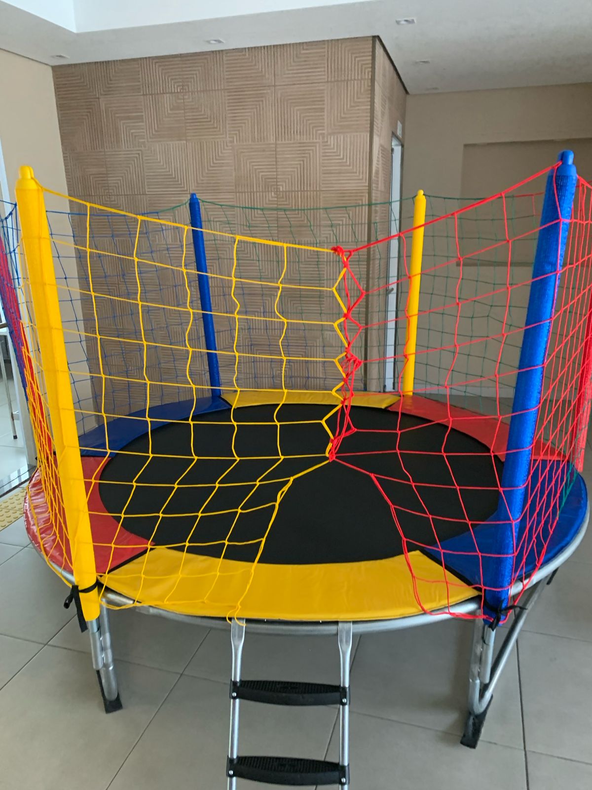 Aluguel de cama elástica pula-pula para festa infantil em São Paulo